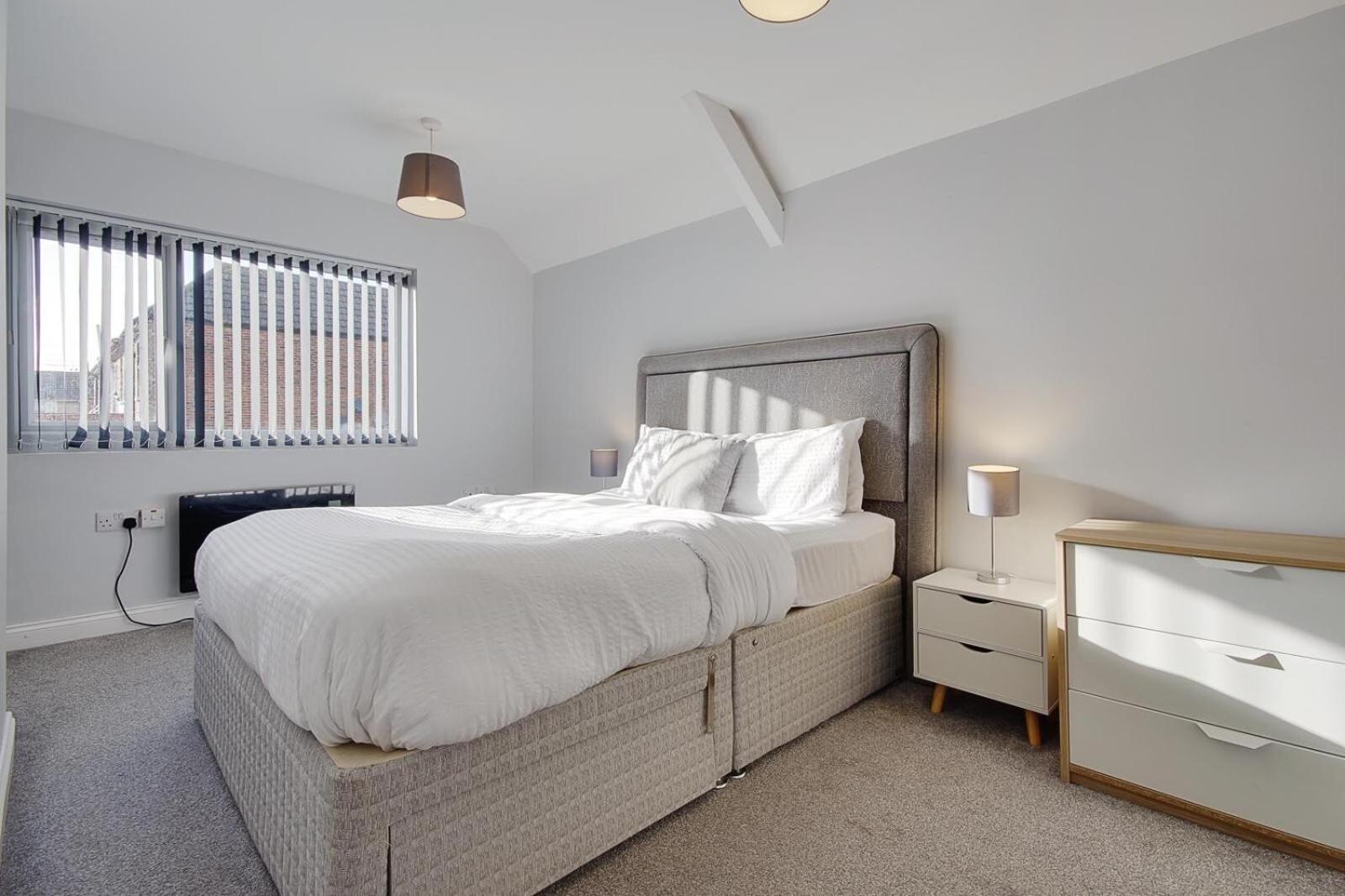 Ashley Road Apartments Poole Kültér fotó