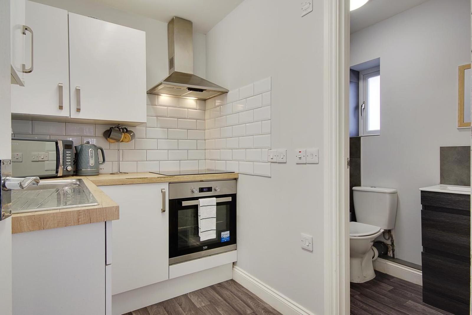 Ashley Road Apartments Poole Kültér fotó